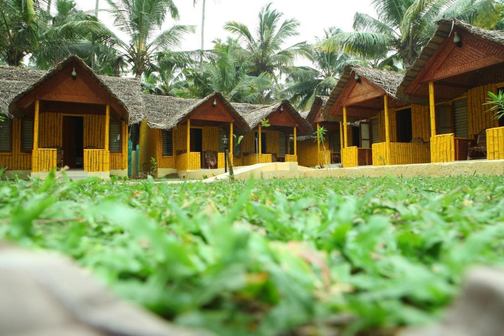 فاركَالا Savithri Inn Bamboo Cottages & Resorts المظهر الخارجي الصورة