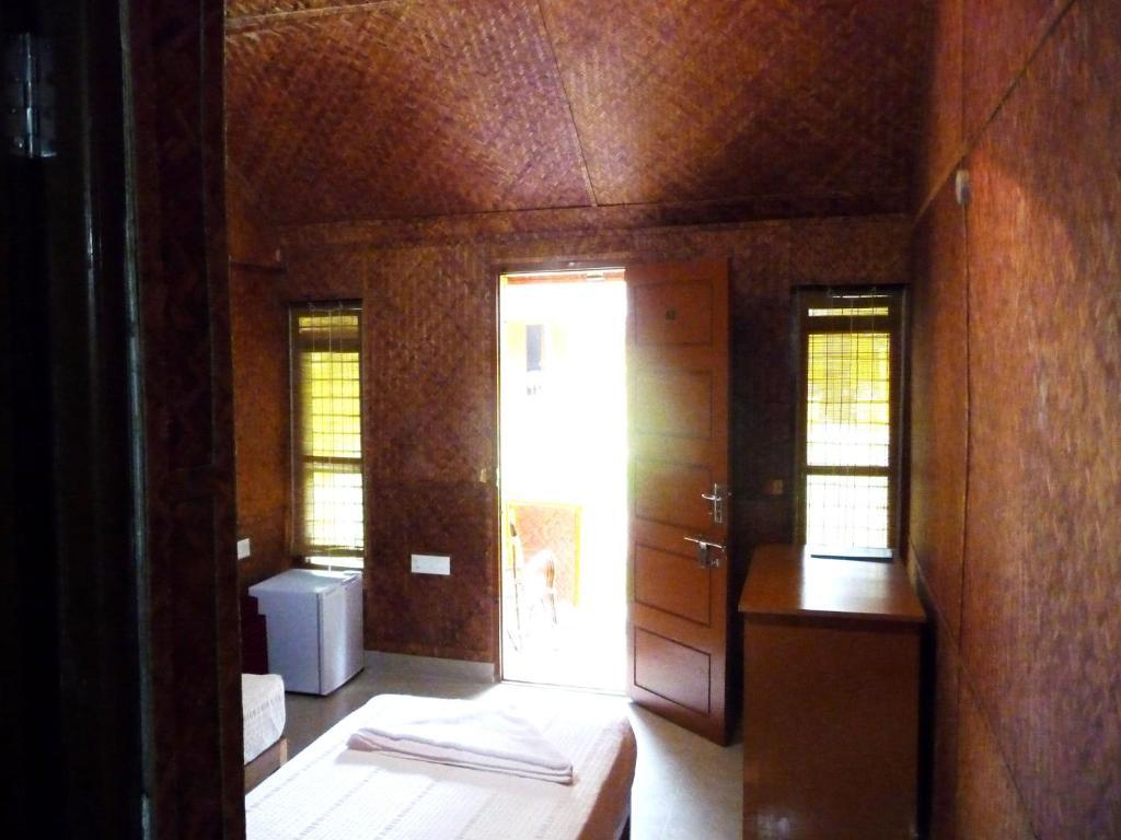 فاركَالا Savithri Inn Bamboo Cottages & Resorts المظهر الخارجي الصورة