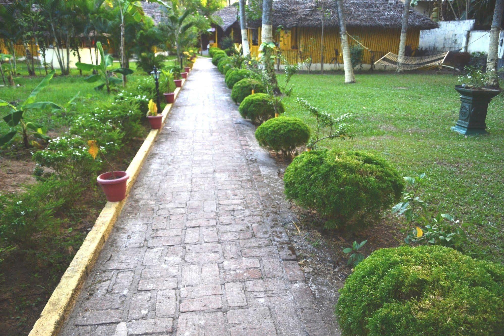 فاركَالا Savithri Inn Bamboo Cottages & Resorts المظهر الخارجي الصورة
